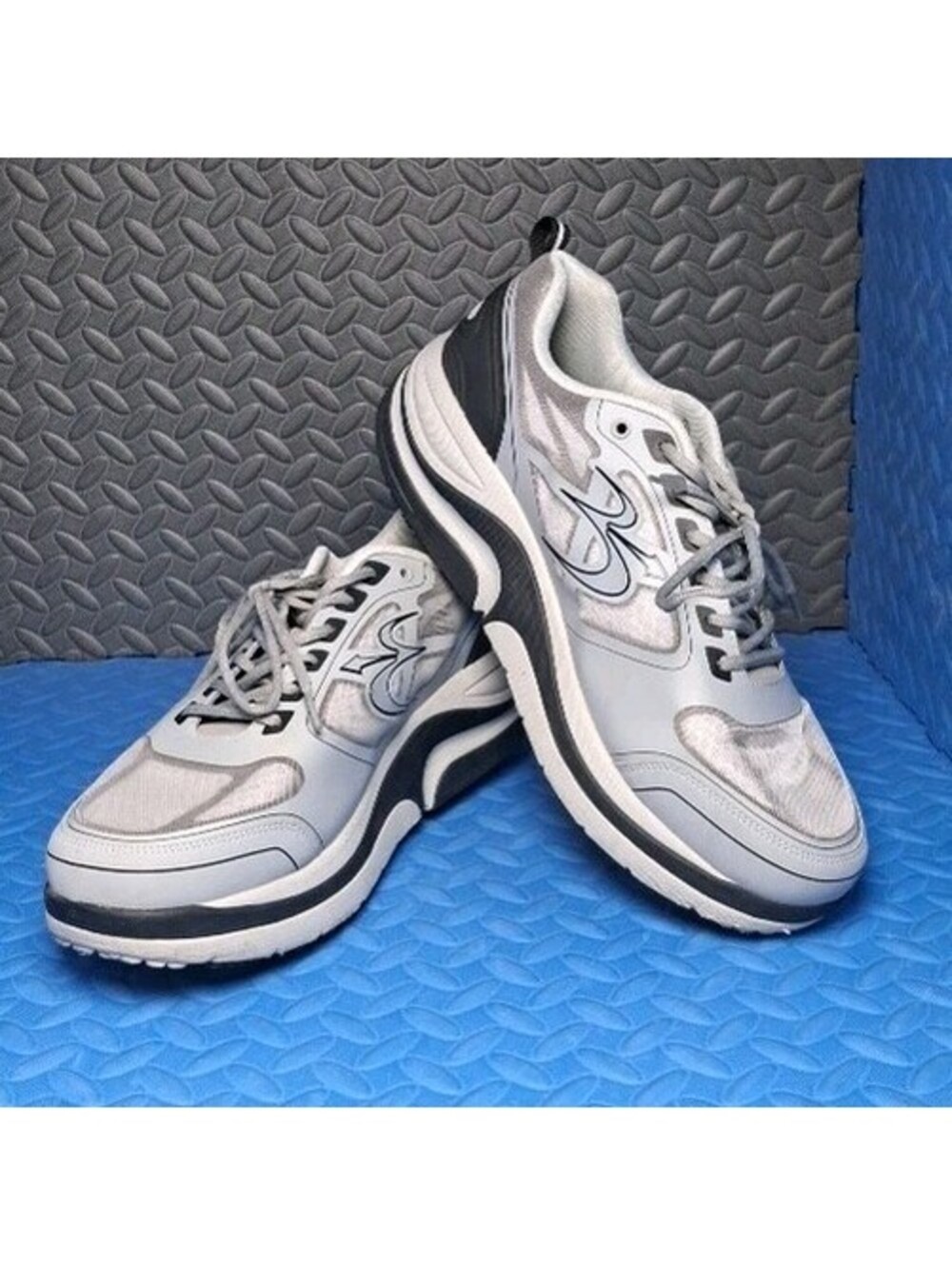 G.Defy- ION | TB9022MGS | US Men’s Size 14 | Gray/Blk
